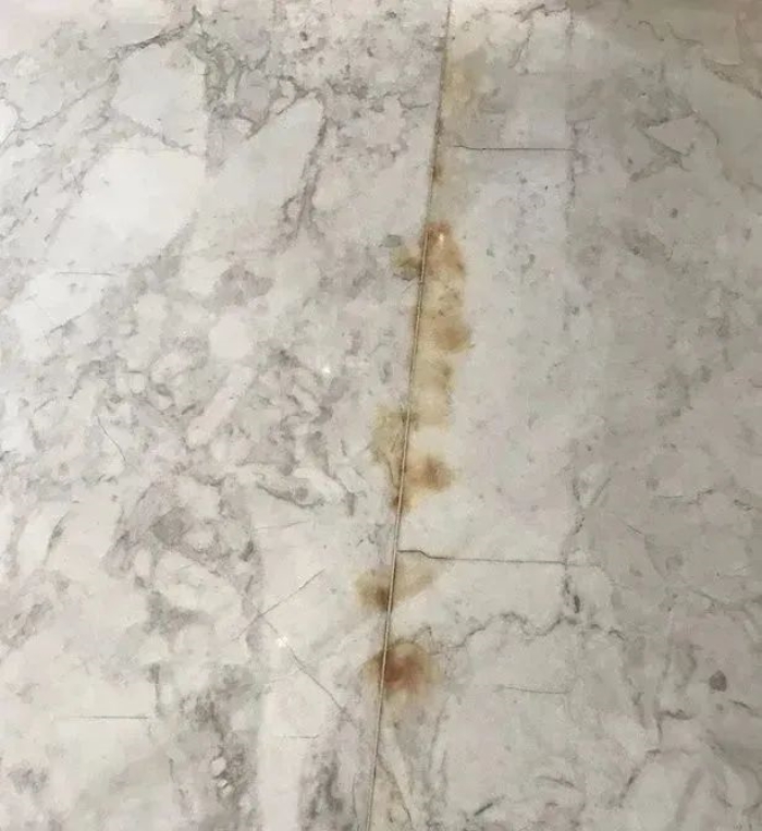 White Marble Yellowing